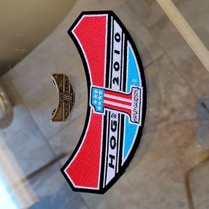 Harley-Davidson HOG patch and pin set 2010